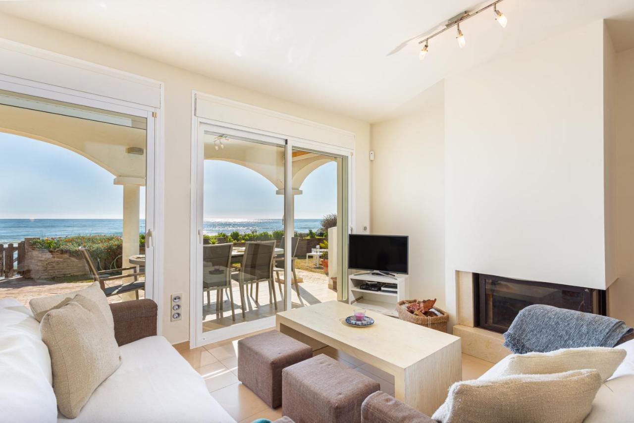 Charming Villa On The Seafront Marbella Eksteriør bilde