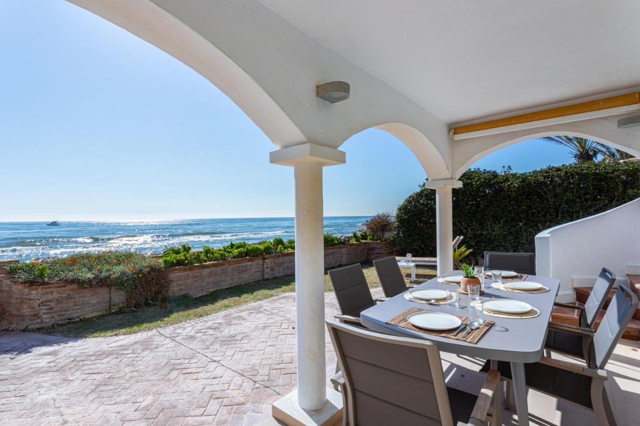 Charming Villa On The Seafront Marbella Eksteriør bilde