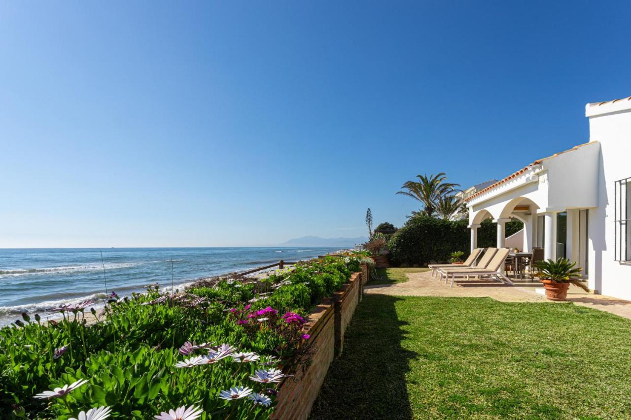 Charming Villa On The Seafront Marbella Eksteriør bilde
