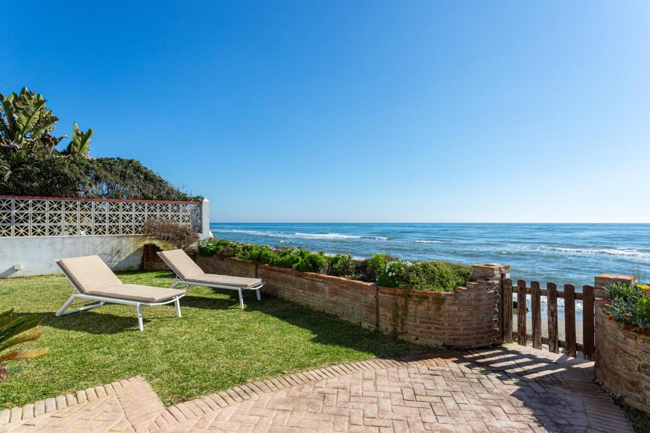 Charming Villa On The Seafront Marbella Eksteriør bilde