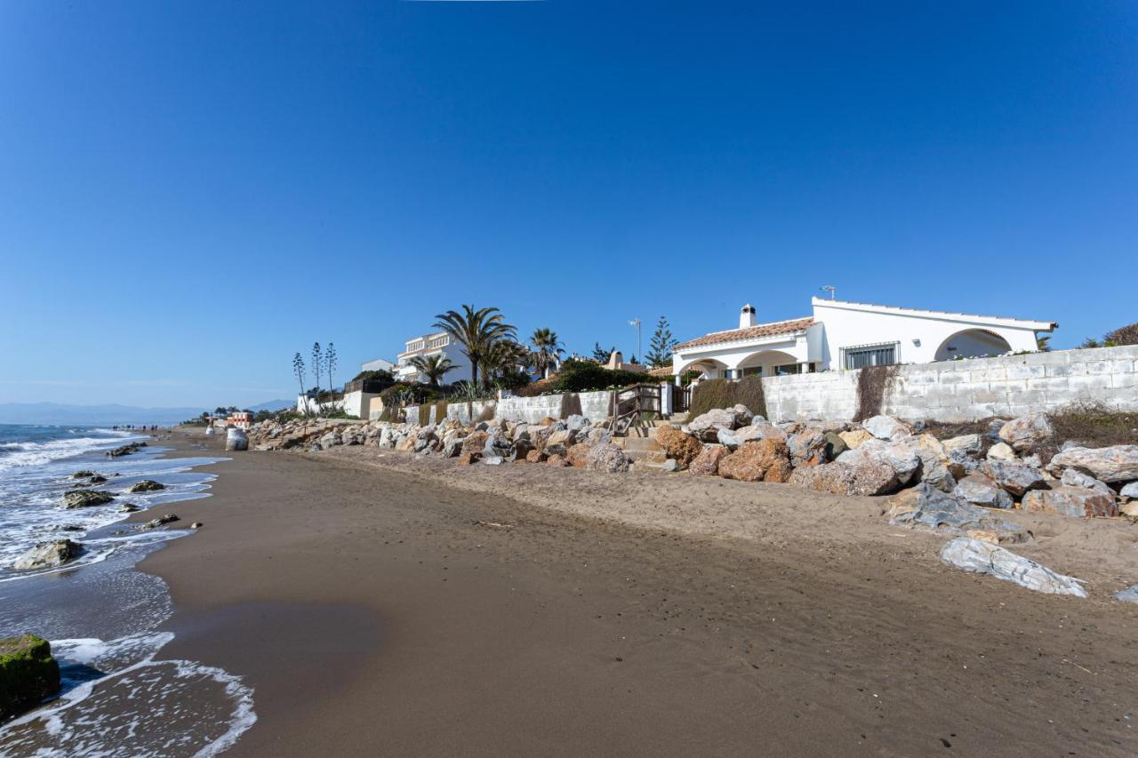 Charming Villa On The Seafront Marbella Eksteriør bilde