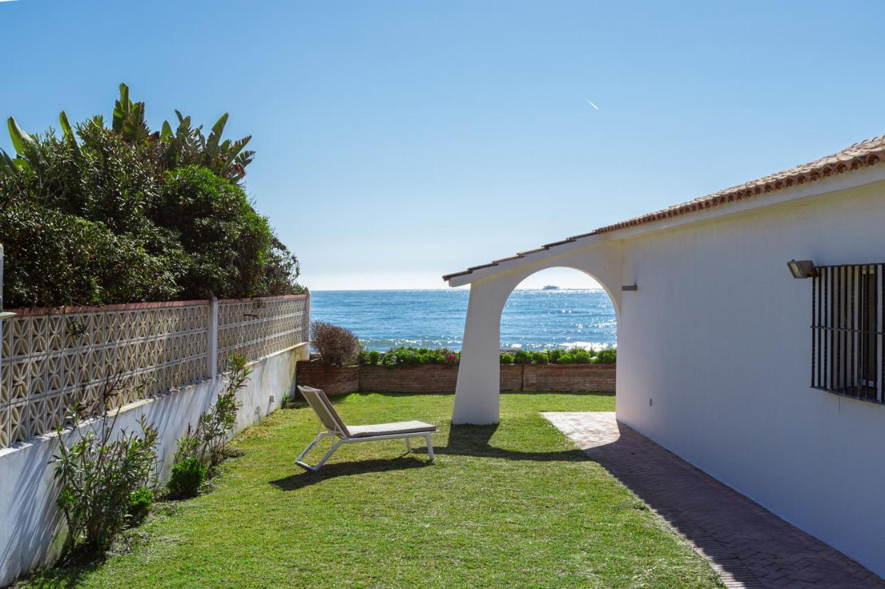 Charming Villa On The Seafront Marbella Eksteriør bilde
