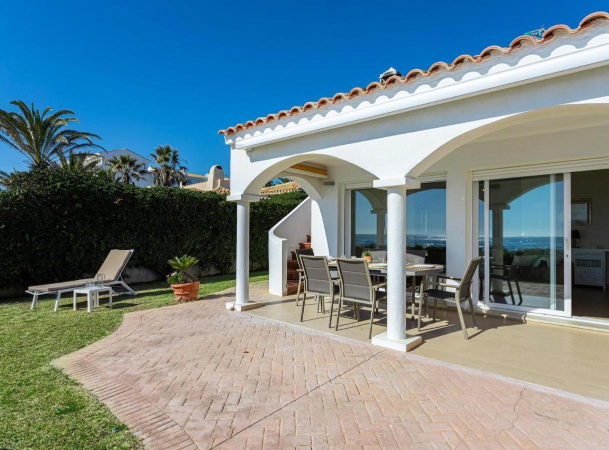 Charming Villa On The Seafront Marbella Eksteriør bilde
