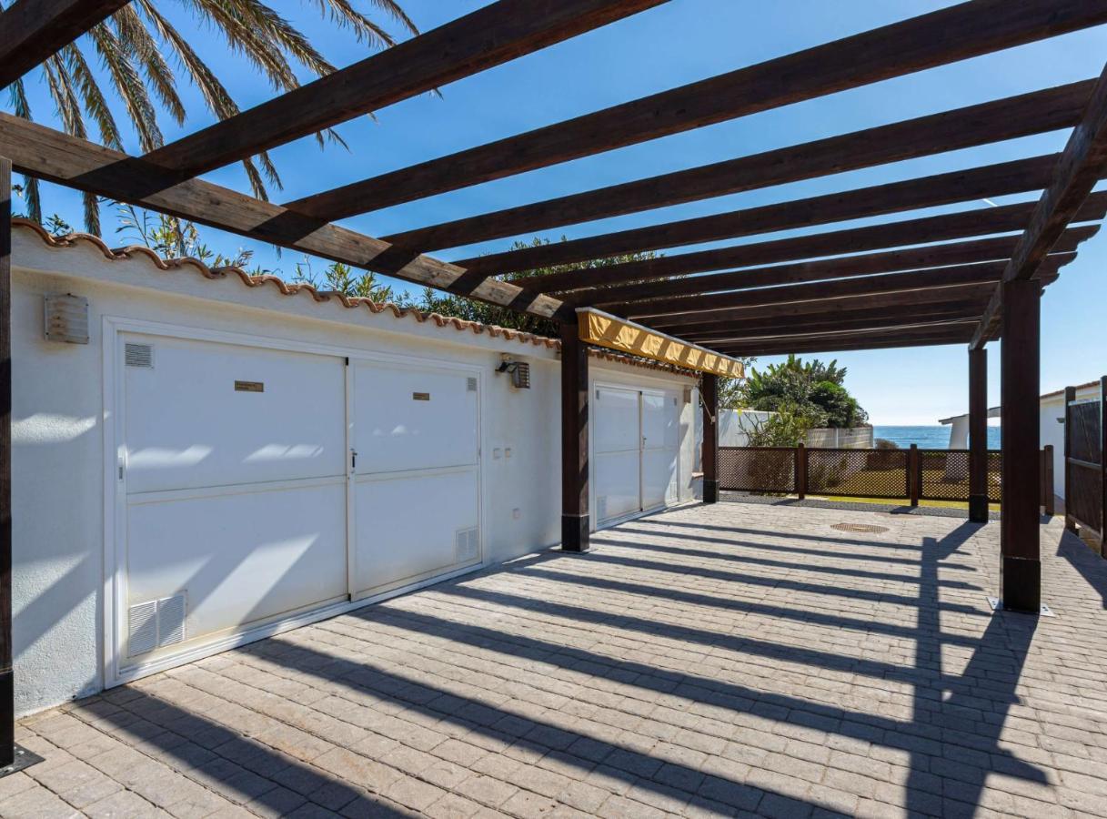 Charming Villa On The Seafront Marbella Eksteriør bilde